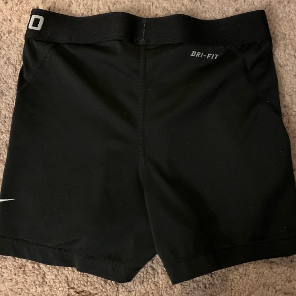 Black Nike Pro shorts 3” inseam - Picture 3 of 4